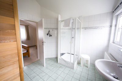 Villa Maare 4 Sterne Komfort Ferienwohnungen Ferienanlage 54552 Gillenfeld FeWo Maisonette Bad Dusche